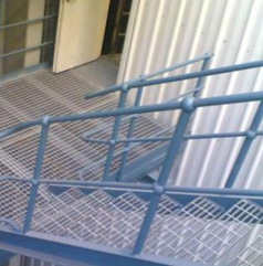  Steel ladder treads